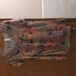 LuLaRue L Classic Tee